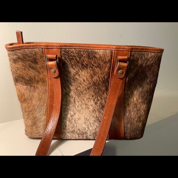 Leather and fur shoulder bag. - Picture 3 of 4